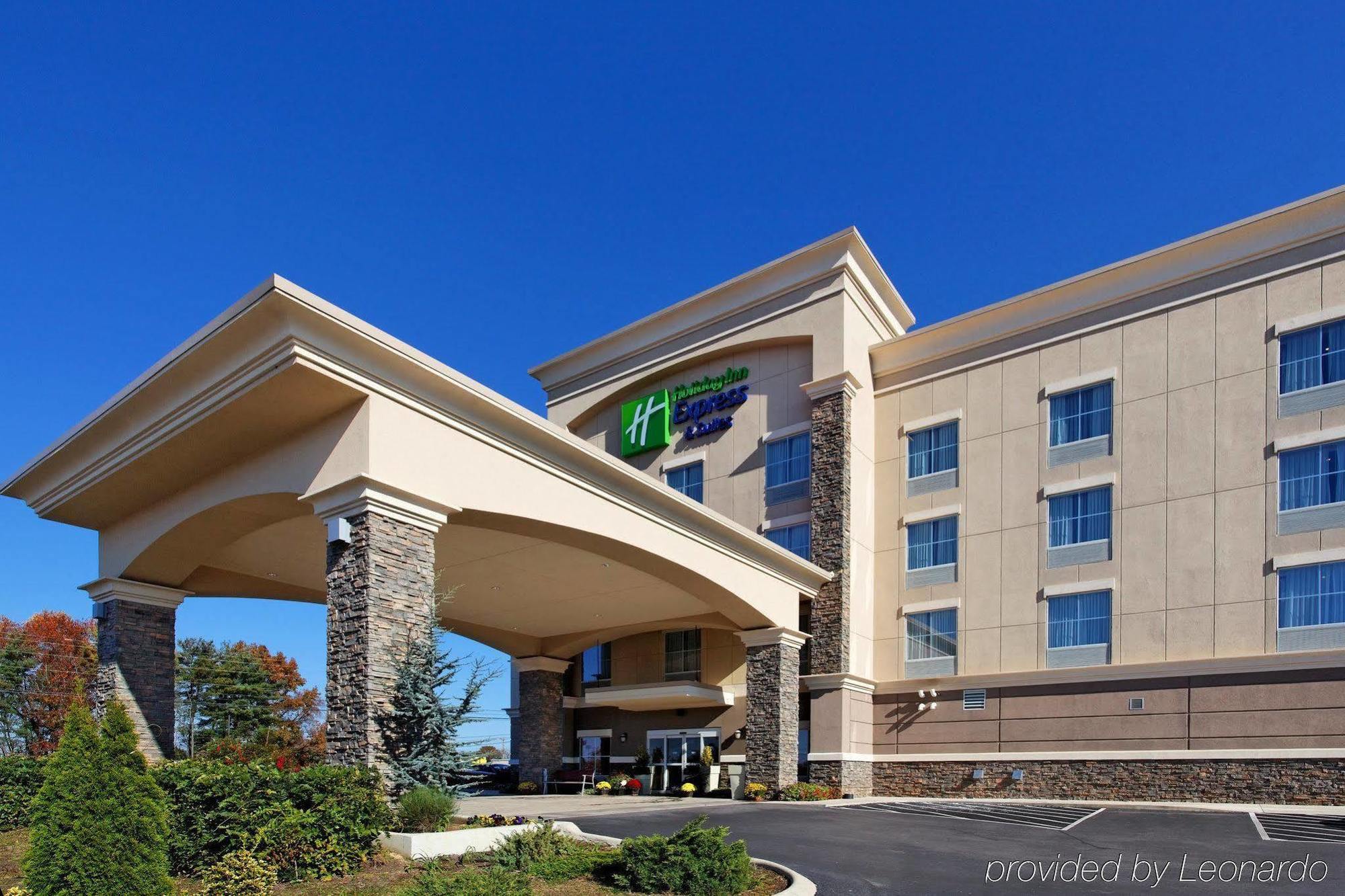 Holiday Inn Express & Suites Cookeville, An Ihg Hotel Exterior photo